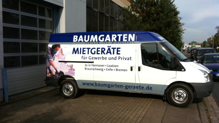 Fahrzeugbeschriftung mit geploteten Folien und Digitaldruck