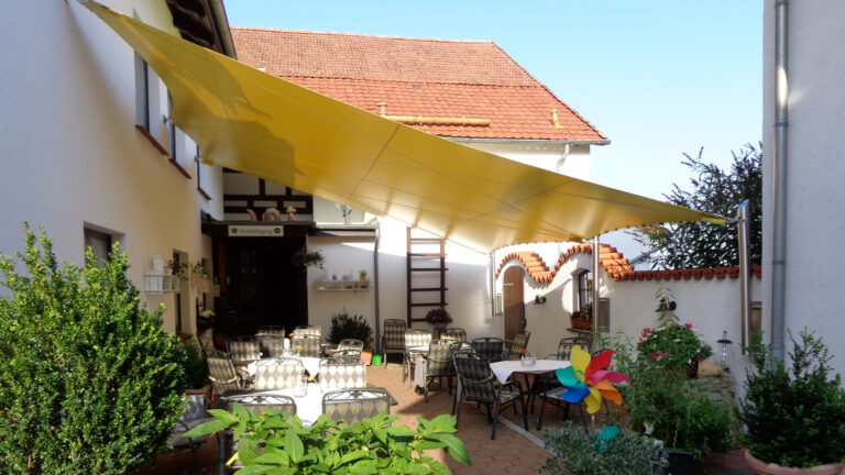 Sonnenschutzsegel für Gastronomie